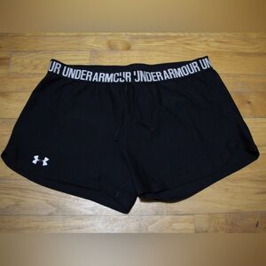 Under Armor Shorts - L